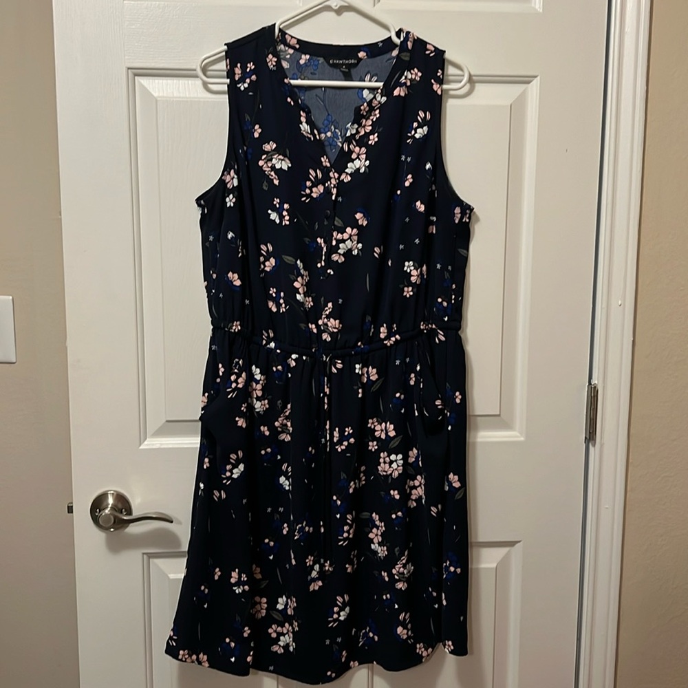 41 Hawthorn sleeveless dress, navy with floral print, POCKETS!, size 1X